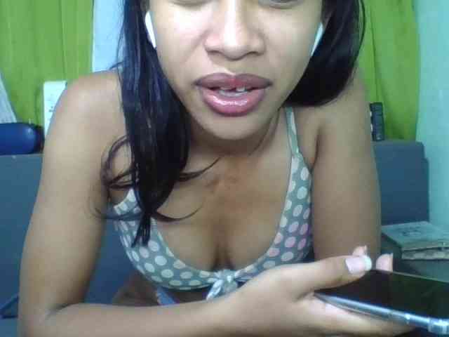HotgirlURIEL webcam