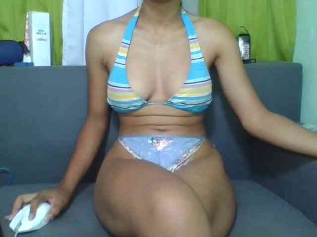 HotgirlURIEL webcam