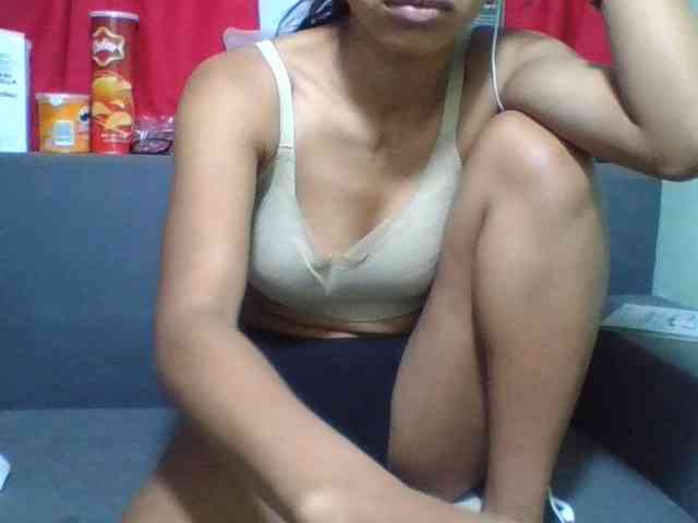 HotgirlURIEL webcam