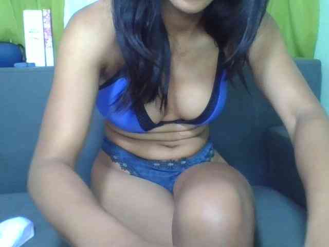 HotgirlURIEL webcam