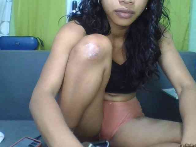 HotgirlURIEL webcam