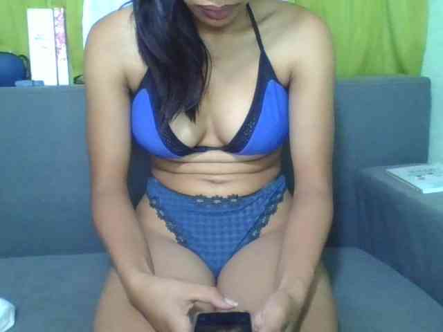 HotgirlURIEL webcam