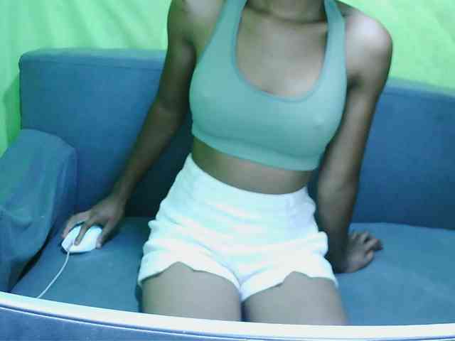 HotgirlURIEL webcam
