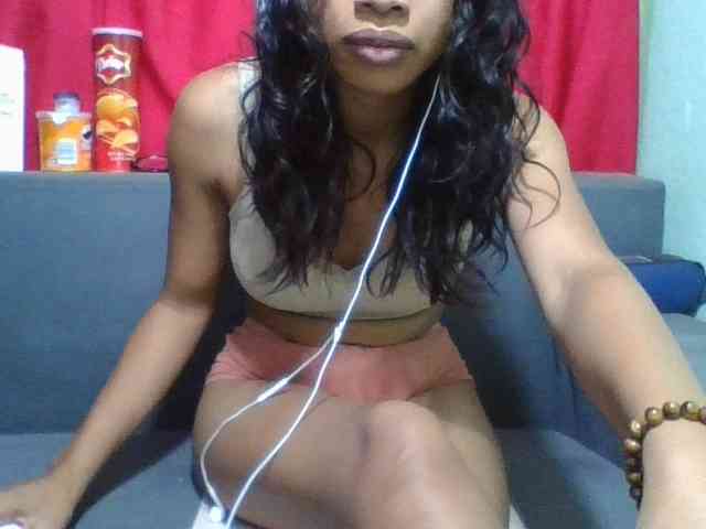 HotgirlURIEL webcam
