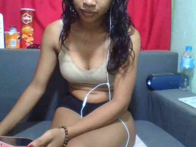 HotgirlURIEL webcam