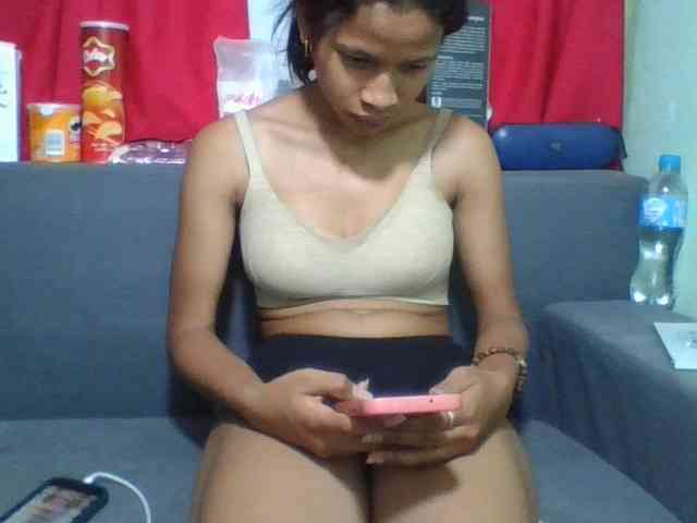 HotgirlURIEL webcam