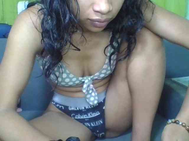 HotgirlURIEL webcam