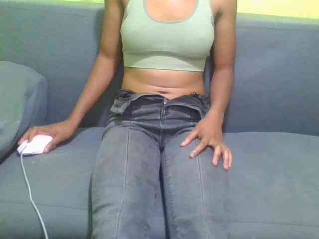 HotgirlURIEL webcam