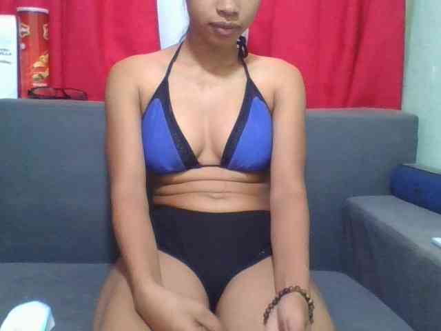 HotgirlURIEL webcam