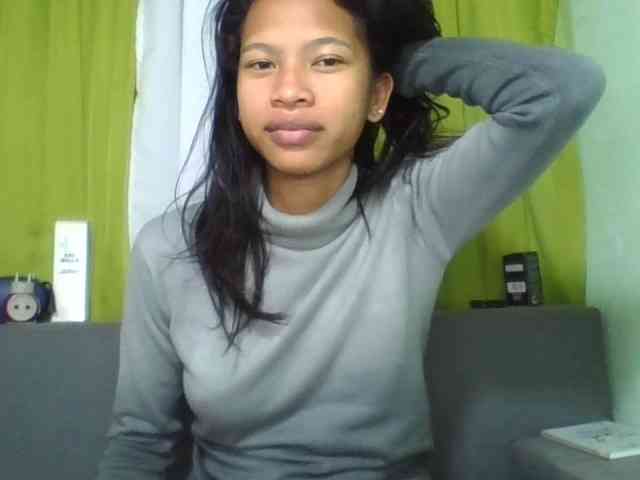 HotgirlURIEL webcam