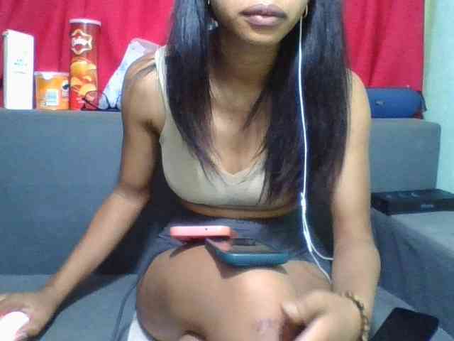 HotgirlURIEL webcam