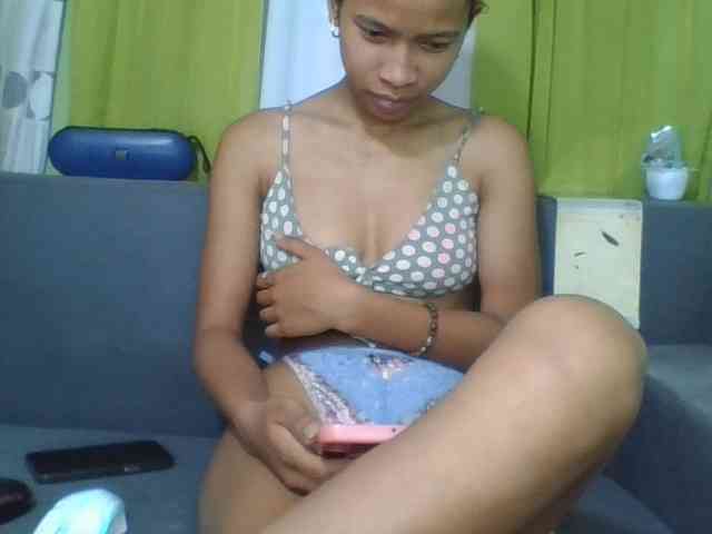 HotgirlURIEL webcam