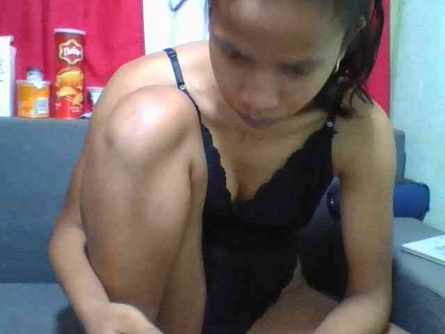HotgirlURIEL webcam