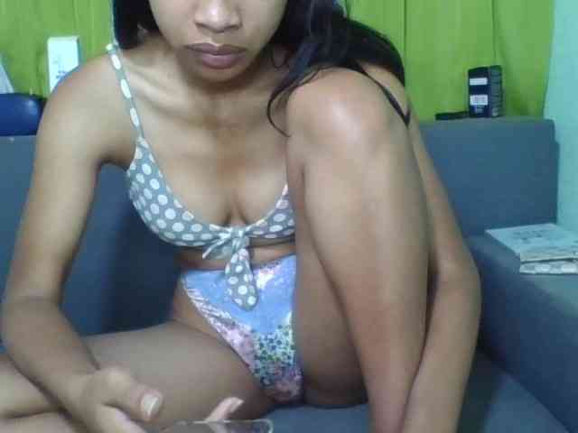 HotgirlURIEL webcam