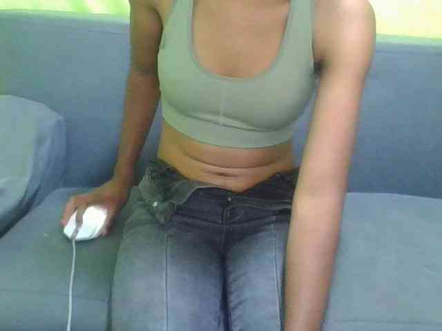 HotgirlURIEL webcam