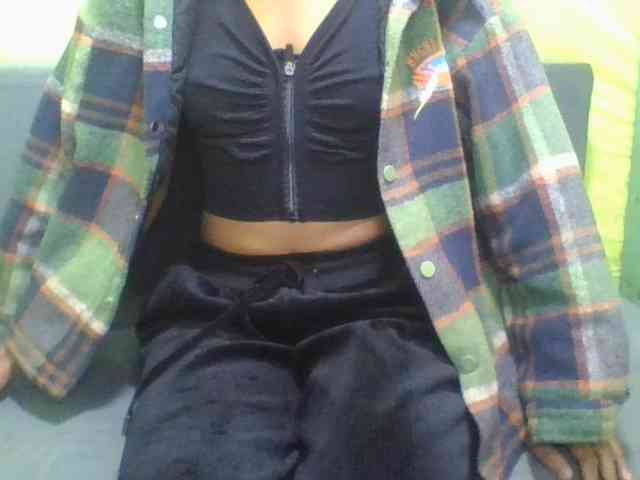 HotgirlURIEL webcam