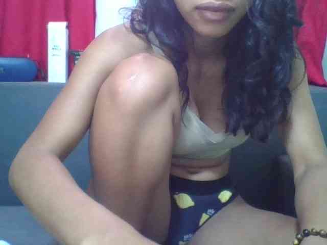 HotgirlURIEL webcam