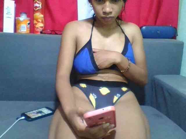 HotgirlURIEL webcam