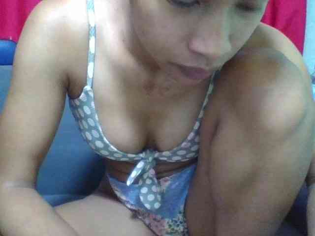 HotgirlURIEL webcam