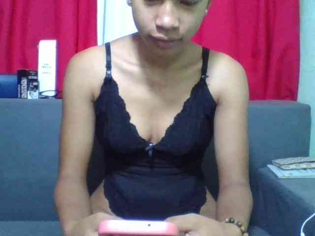 HotgirlURIEL webcam