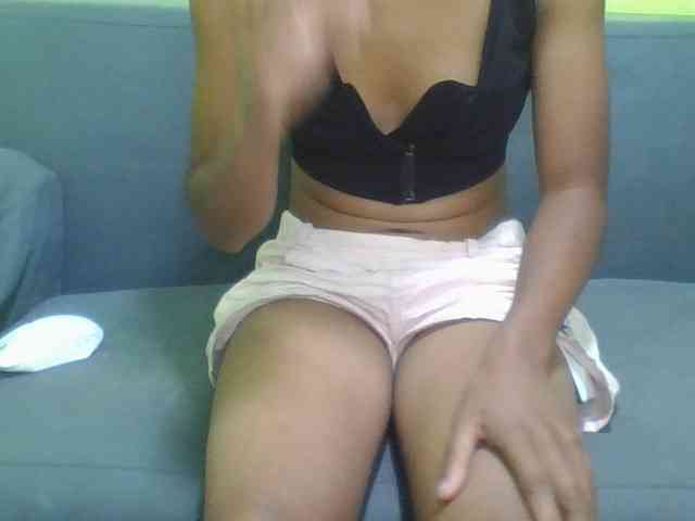 HotgirlURIEL webcam