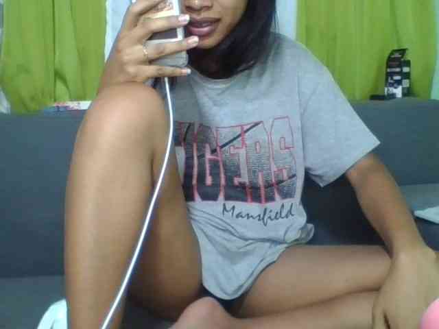 HotgirlURIEL webcam