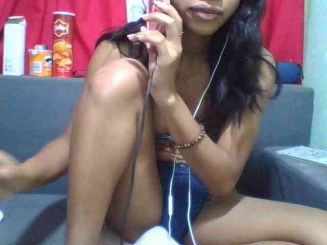 HotgirlURIEL webcam