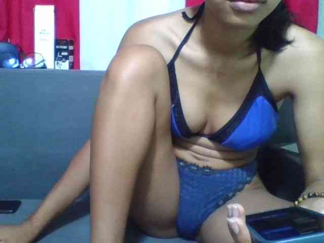 HotgirlURIEL webcam