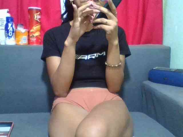 HotgirlURIEL webcam