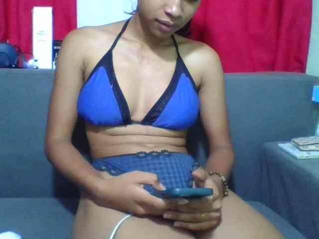 HotgirlURIEL webcam