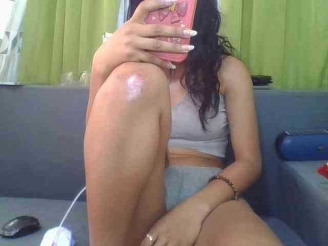 HotgirlURIEL webcam