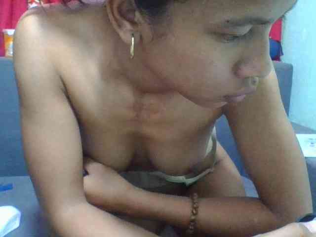 HotgirlURIEL webcam