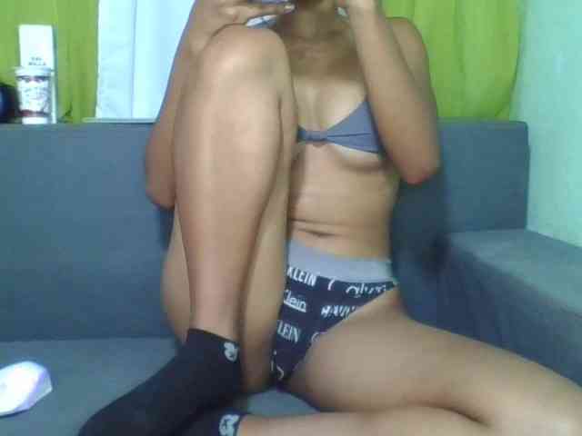 HotgirlURIEL webcam