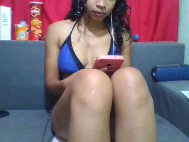 HotgirlURIEL webcam