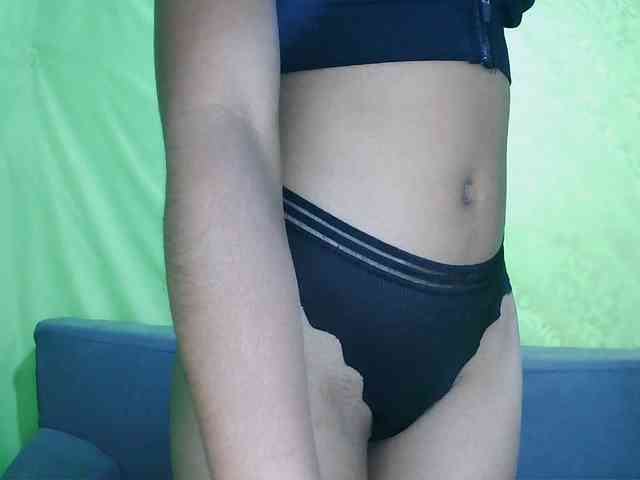HotgirlURIEL webcam