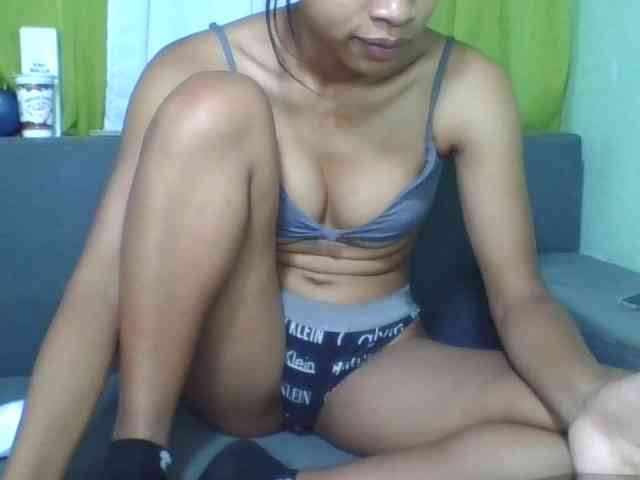 HotgirlURIEL webcam