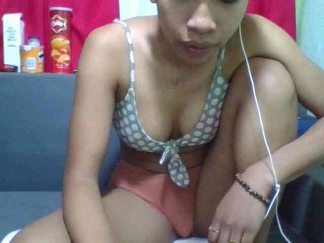 HotgirlURIEL webcam