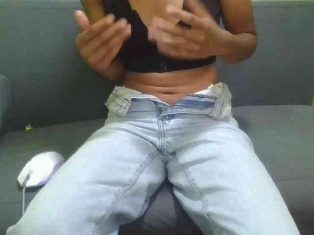 HotgirlURIEL webcam