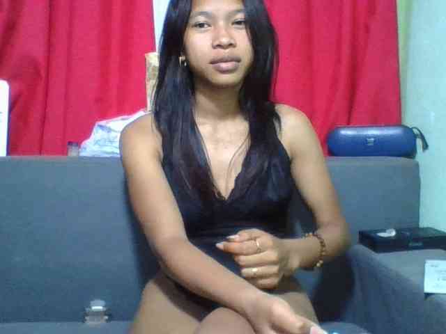 HotgirlURIEL webcam