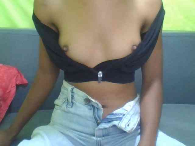 HotgirlURIEL webcam