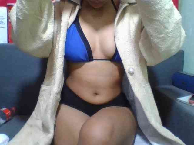 HotgirlURIEL webcam