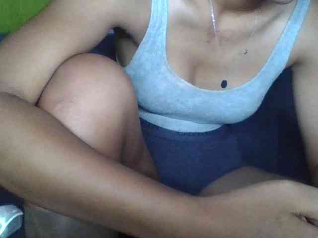 NADIAH Live Webcam on BongaCams