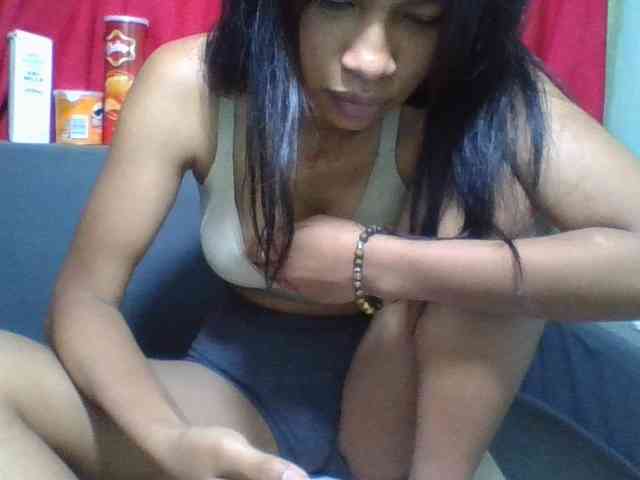 HotgirlURIEL webcam