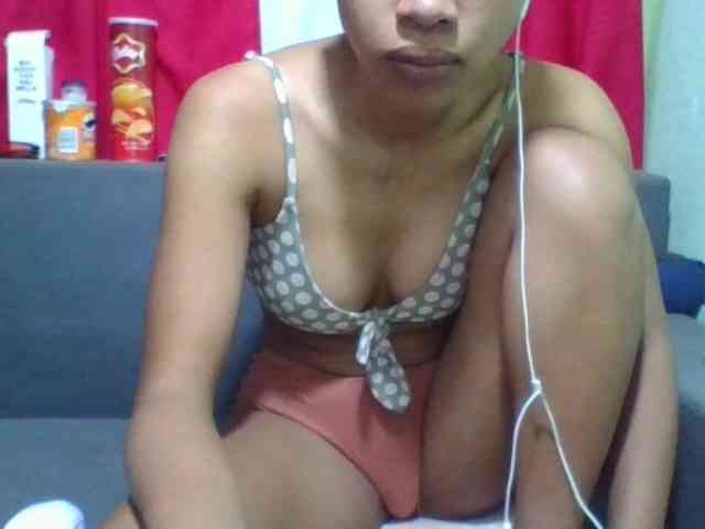 HotgirlURIEL webcam