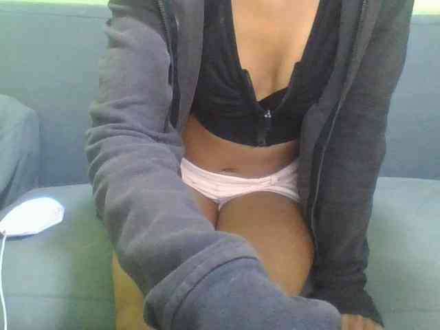HotgirlURIEL webcam
