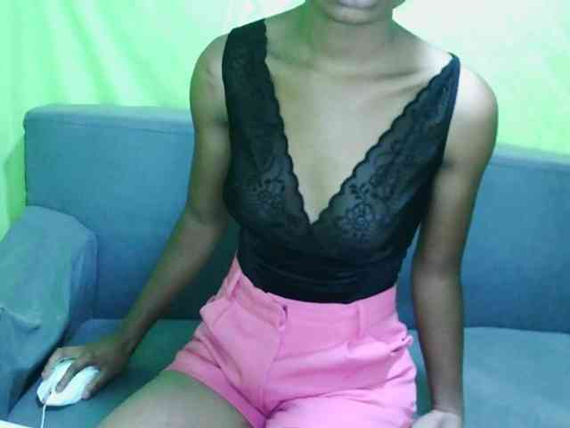 HotgirlURIEL webcam