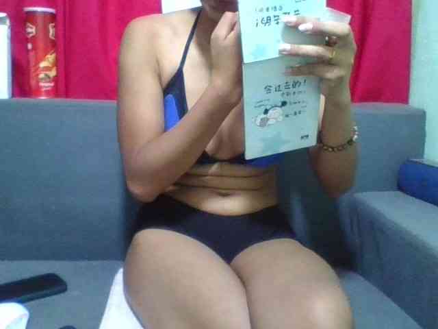 HotgirlURIEL webcam