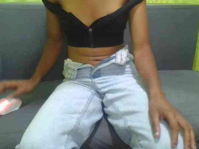 HotgirlURIEL webcam