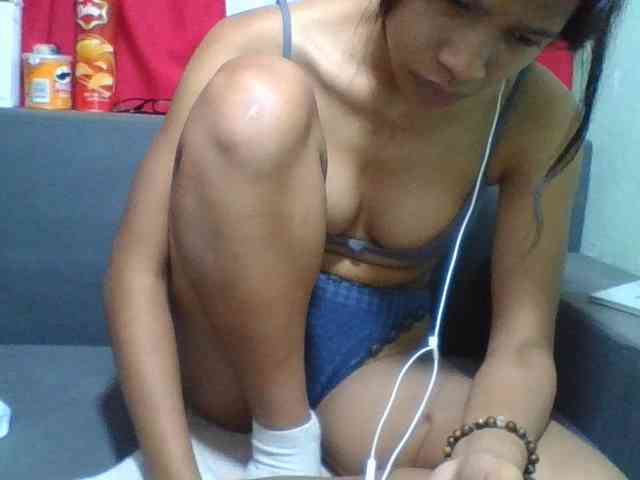 HotgirlURIEL webcam