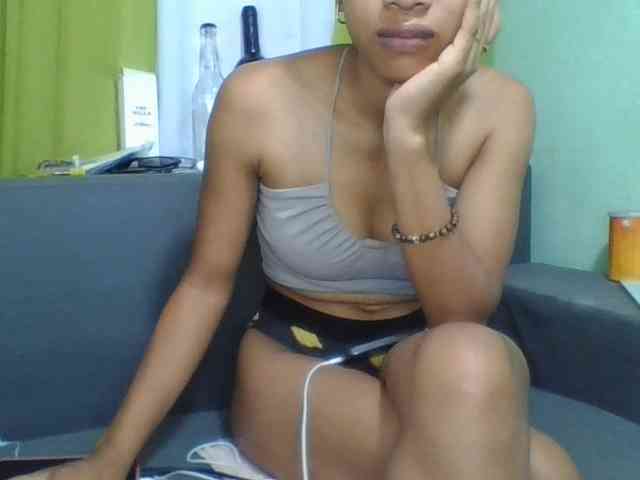 HotgirlURIEL webcam
